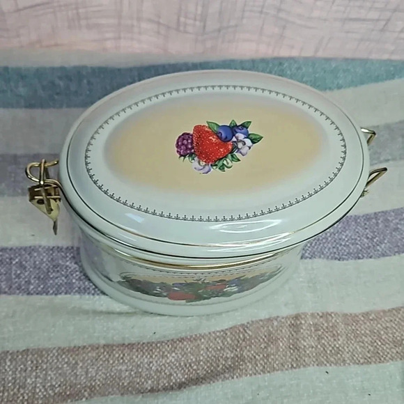 BERRY CANISTER - Picture 5 of 12